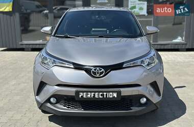 Внедорожник / Кроссовер Toyota C-HR 2016 в 