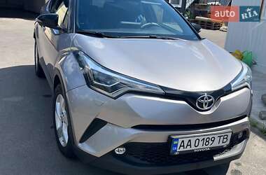 Внедорожник / Кроссовер Toyota C-HR 2017 в Киеве