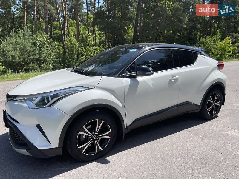 Позашляховик / Кросовер Toyota C-HR 2016 в Фастові