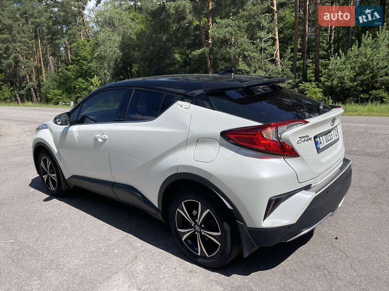 Позашляховик / Кросовер Toyota C-HR 2016 в Фастові