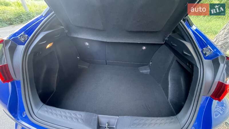 Позашляховик / Кросовер Toyota C-HR 2018 в Вінниці