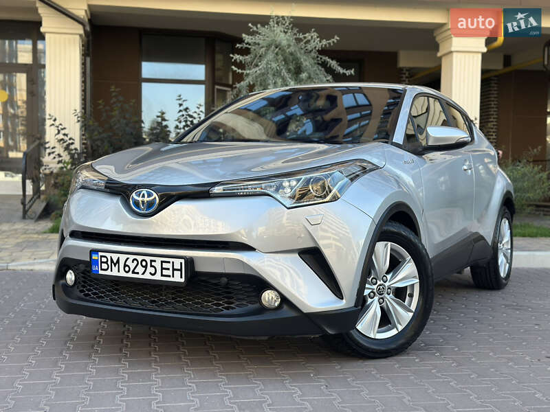 Внедорожник / Кроссовер Toyota C-HR 2017 в Киеве