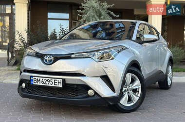 Внедорожник / Кроссовер Toyota C-HR 2017 в 