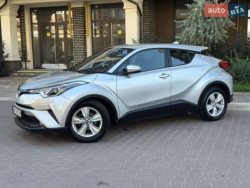 Внедорожник / Кроссовер Toyota C-HR 2017 в Киеве