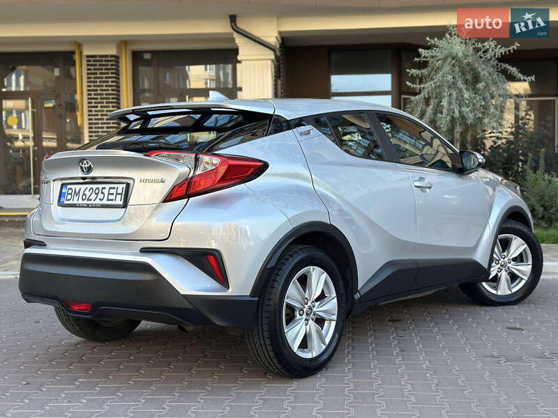 Внедорожник / Кроссовер Toyota C-HR 2017 в Киеве