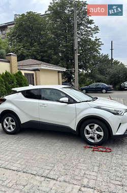 Позашляховик / Кросовер Toyota C-HR 2019 в Дніпрі