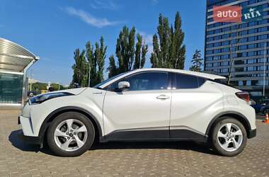Внедорожник / Кроссовер Toyota C-HR 2018 в Киеве