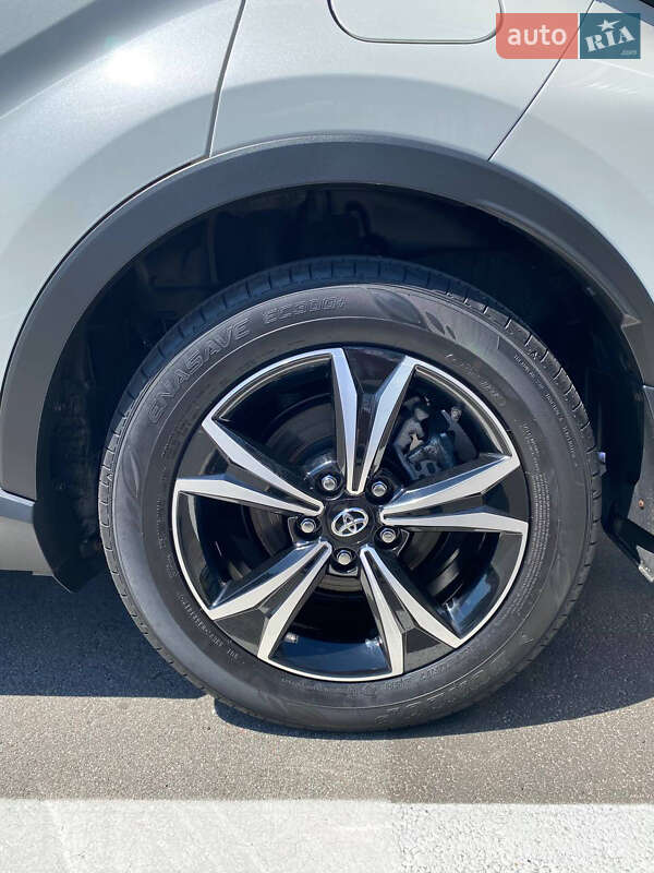 Позашляховик / Кросовер Toyota C-HR 2020 в Києві