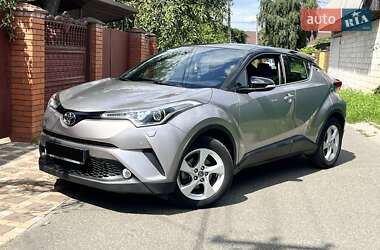 Позашляховик / Кросовер Toyota C-HR 2016 в Києві