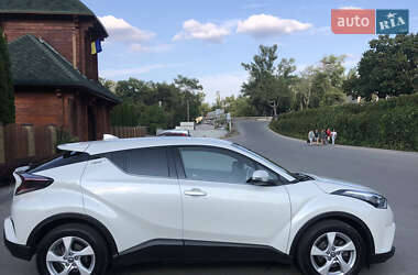 Позашляховик / Кросовер Toyota C-HR 2019 в Дніпрі
