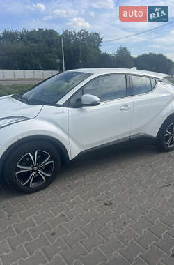 Внедорожник / Кроссовер Toyota C-HR 2019 в 