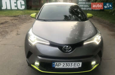 Позашляховик / Кросовер Toyota C-HR 2017 в Києві