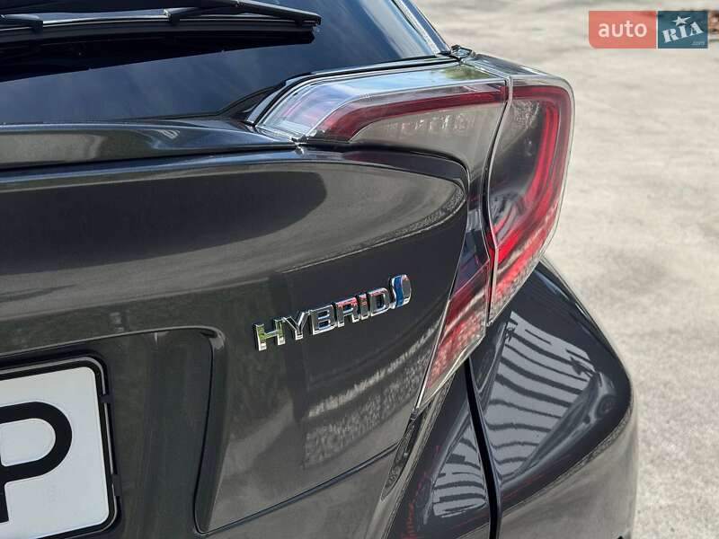 Внедорожник / Кроссовер Toyota C-HR 2018 в Каменец-Подольском