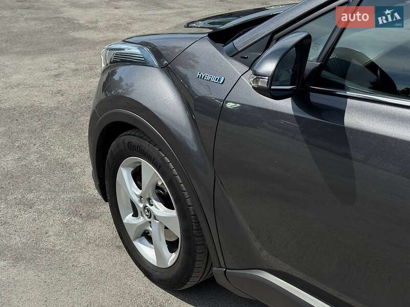 Внедорожник / Кроссовер Toyota C-HR 2018 в Каменец-Подольском