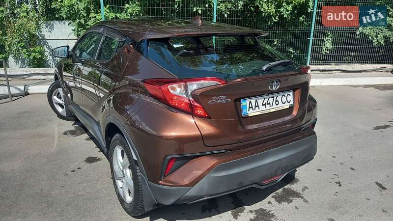 Позашляховик / Кросовер Toyota C-HR 2018 в Києві