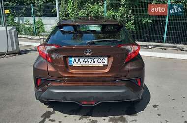 Позашляховик / Кросовер Toyota C-HR 2018 в  фото 38 Позашляховик / Кросовер Toyota C-HR 2018 в