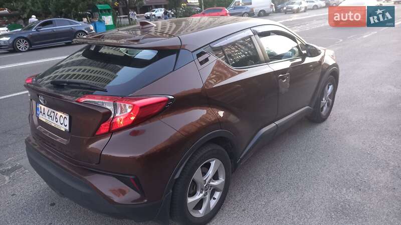 Позашляховик / Кросовер Toyota C-HR 2018 в Києві