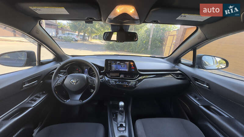 Внедорожник / Кроссовер Toyota C-HR 2017 в Одессе фото 10 Внедорожник / Кроссовер Toyota C-HR 2017 в Одессе