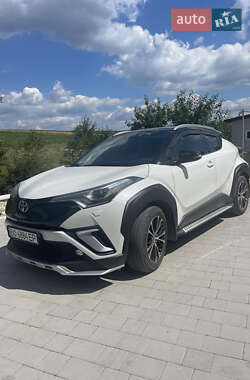 Внедорожник / Кроссовер Toyota C-HR 2016 в Тернополе