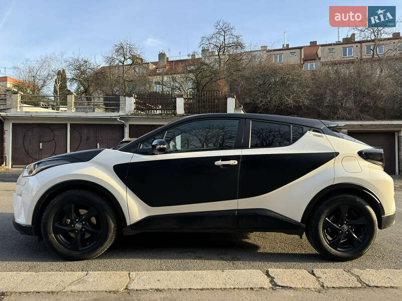 Позашляховик / Кросовер Toyota C-HR 2017 в Києві