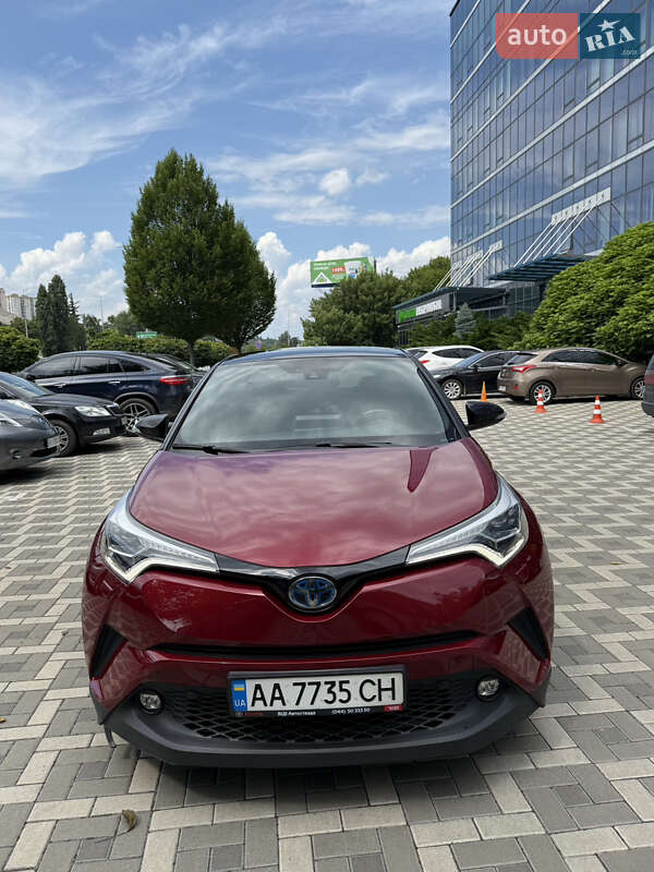 Позашляховик / Кросовер Toyota C-HR 2019 в Києві