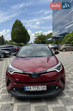 Внедорожник / Кроссовер Toyota C-HR 2019 в 