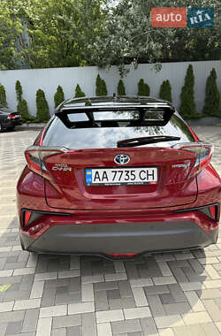 Внедорожник / Кроссовер Toyota C-HR 2019 в 