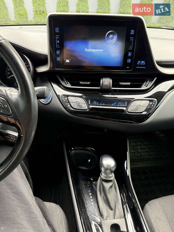 Позашляховик / Кросовер Toyota C-HR 2019 в Києві