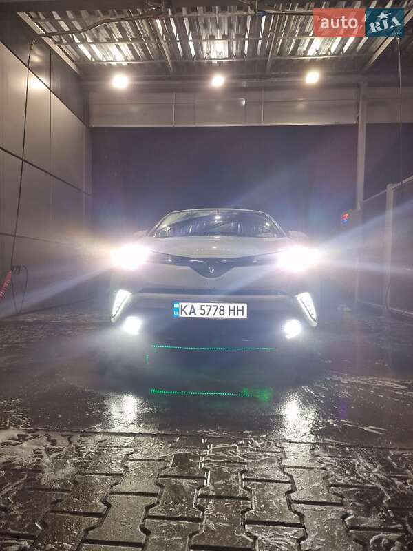 Внедорожник / Кроссовер Toyota C-HR 2019 в Киеве