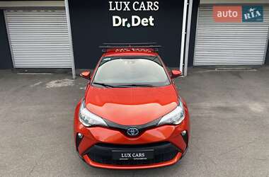 Позашляховик / Кросовер Toyota C-HR 2020 в 