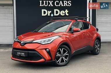 Позашляховик / Кросовер Toyota C-HR 2020 в 