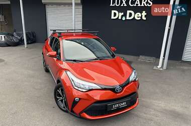 Позашляховик / Кросовер Toyota C-HR 2020 в 