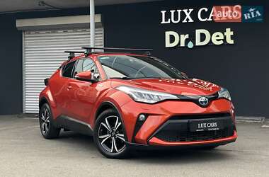 Позашляховик / Кросовер Toyota C-HR 2020 в 