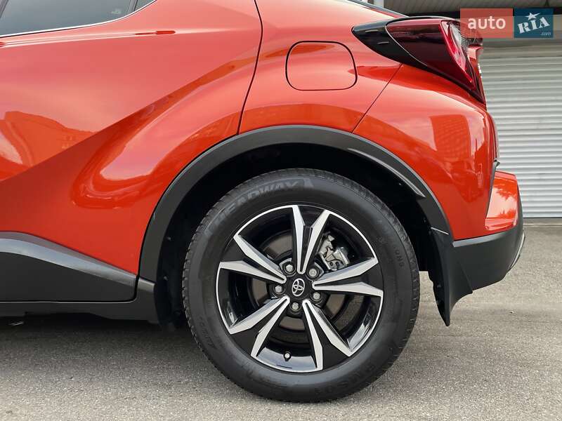 Позашляховик / Кросовер Toyota C-HR 2020 в Києві фото 34 Позашляховик / Кросовер Toyota C-HR 2020 в Києві
