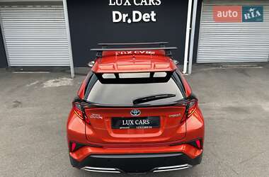 Позашляховик / Кросовер Toyota C-HR 2020 в 