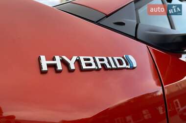 Позашляховик / Кросовер Toyota C-HR 2020 в 