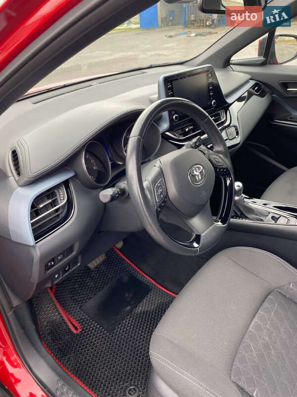 Позашляховик / Кросовер Toyota C-HR 2020 в Рівному фото 11 Позашляховик / Кросовер Toyota C-HR 2020 в Рівному
