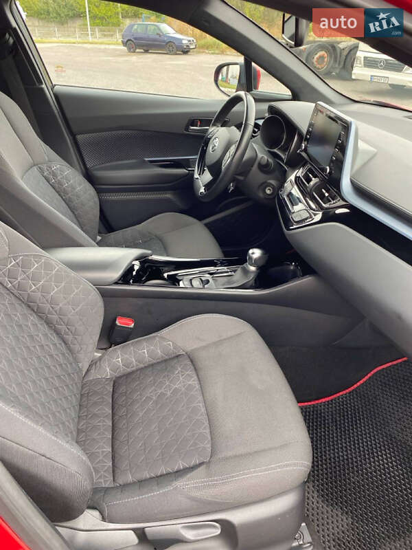 Позашляховик / Кросовер Toyota C-HR 2020 в Рівному фото 17 Позашляховик / Кросовер Toyota C-HR 2020 в Рівному
