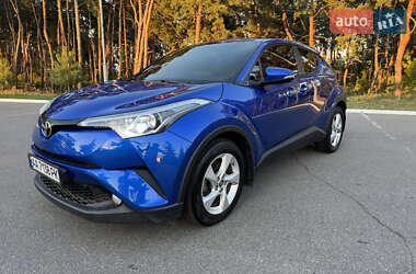 Внедорожник / Кроссовер Toyota C-HR 2016 в 