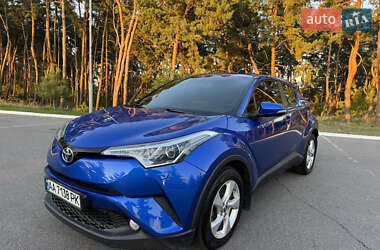 Внедорожник / Кроссовер Toyota C-HR 2016 в 