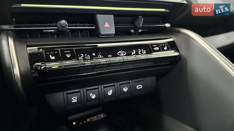 Позашляховик / Кросовер Toyota C-HR 2024 в Ужгороді