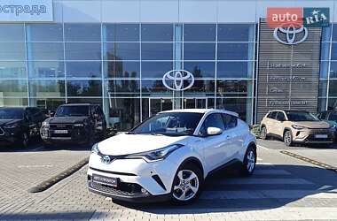 Внедорожник / Кроссовер Toyota C-HR 2018 в Киеве