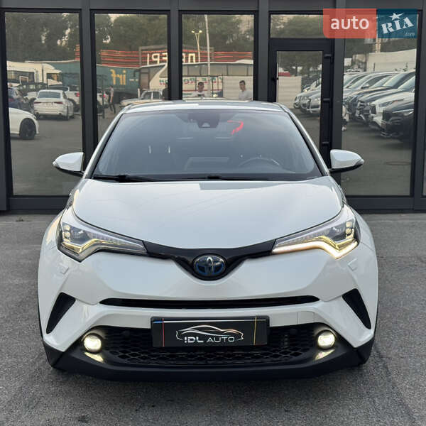 Внедорожник / Кроссовер Toyota C-HR 2018 в Киеве