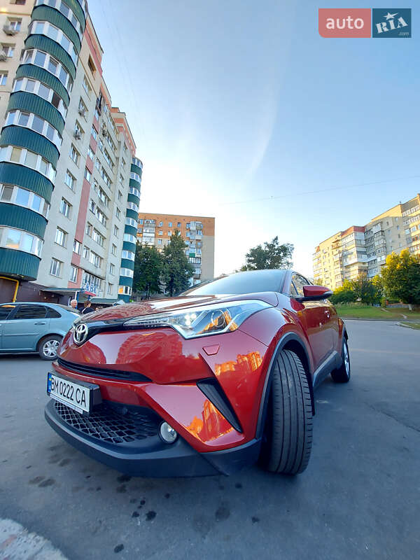Позашляховик / Кросовер Toyota C-HR 2017 в Сумах
