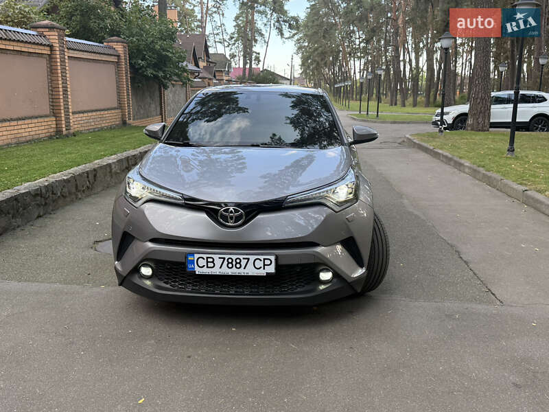 Внедорожник / Кроссовер Toyota C-HR 2018 в Чернигове