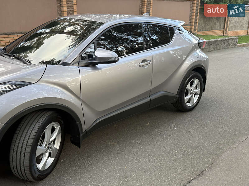 Внедорожник / Кроссовер Toyota C-HR 2018 в Чернигове
