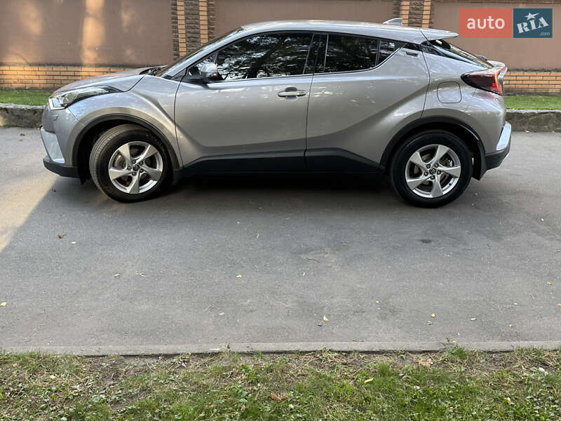 Внедорожник / Кроссовер Toyota C-HR 2018 в Чернигове