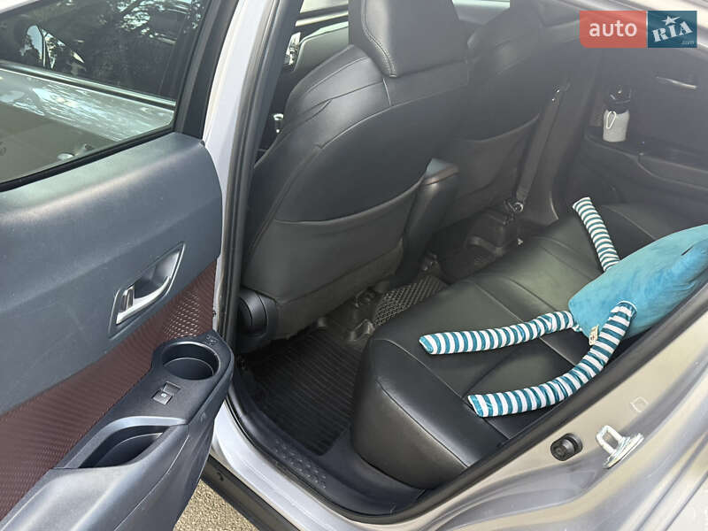 Внедорожник / Кроссовер Toyota C-HR 2018 в Чернигове