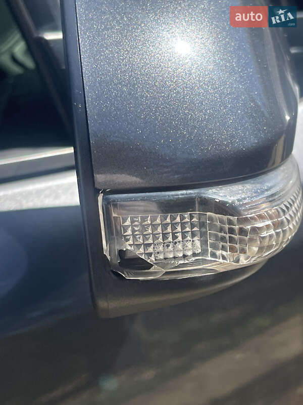 Позашляховик / Кросовер Toyota C-HR 2017 в Дніпрі