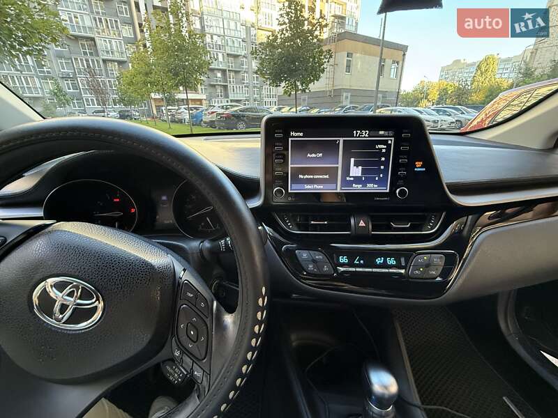 Позашляховик / Кросовер Toyota C-HR 2019 в Києві фото 21 Позашляховик / Кросовер Toyota C-HR 2019 в Києві